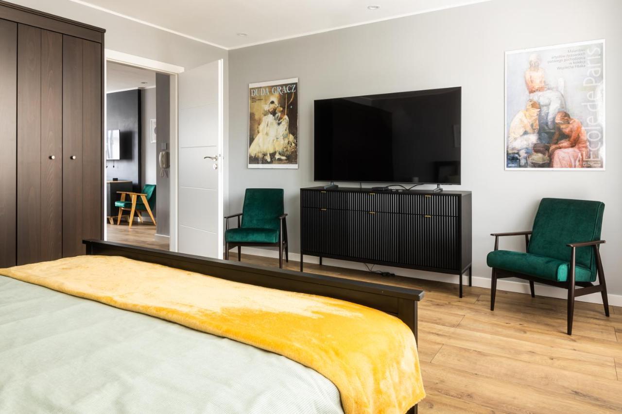Apartment G15 *